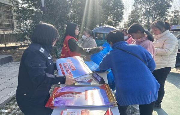 凤阳县“法律援助进乡村”法治宣传志愿服务活动走进红心镇